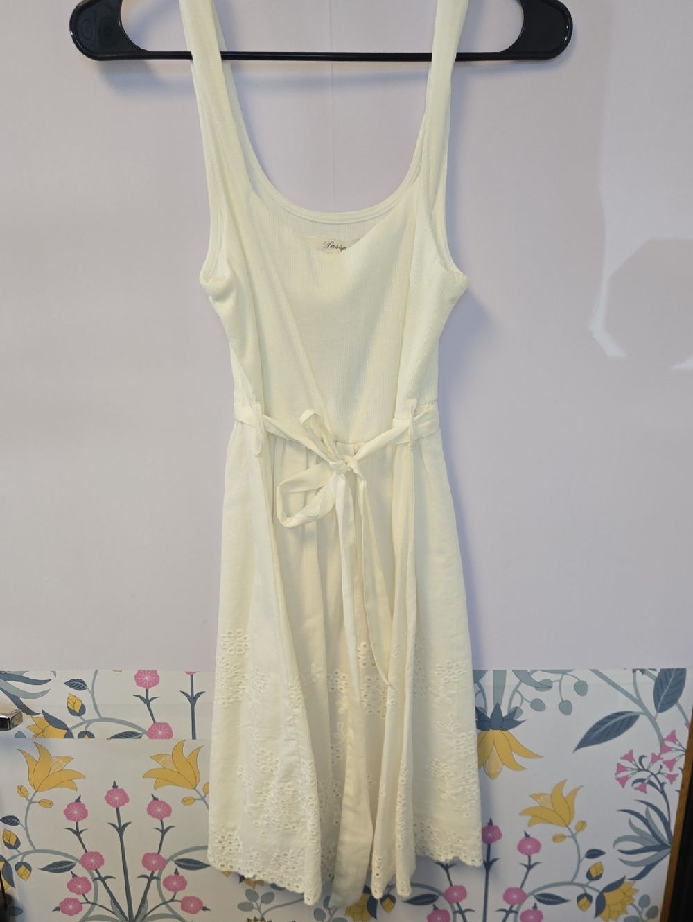 EUC Passport White Sleeveless Tie-Waist Dress
